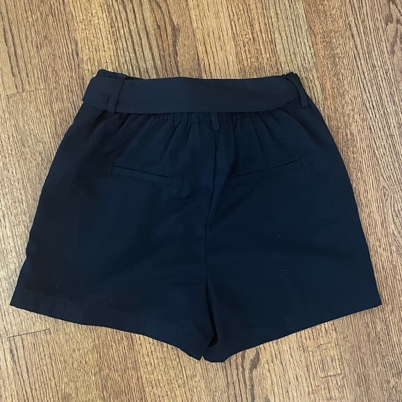 Black paper bag shorts with belt. - Picture 3 of 3